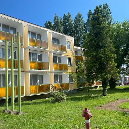 Aranypart Hostel Siófok Eksteriør bilde