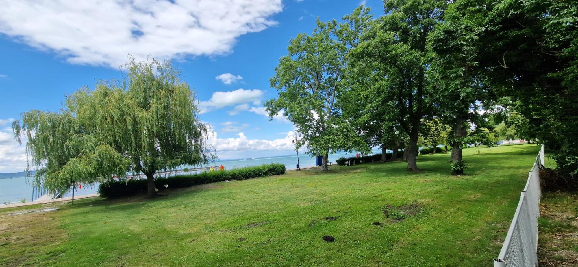 Aranypart Hostel Siófok Eksteriør bilde