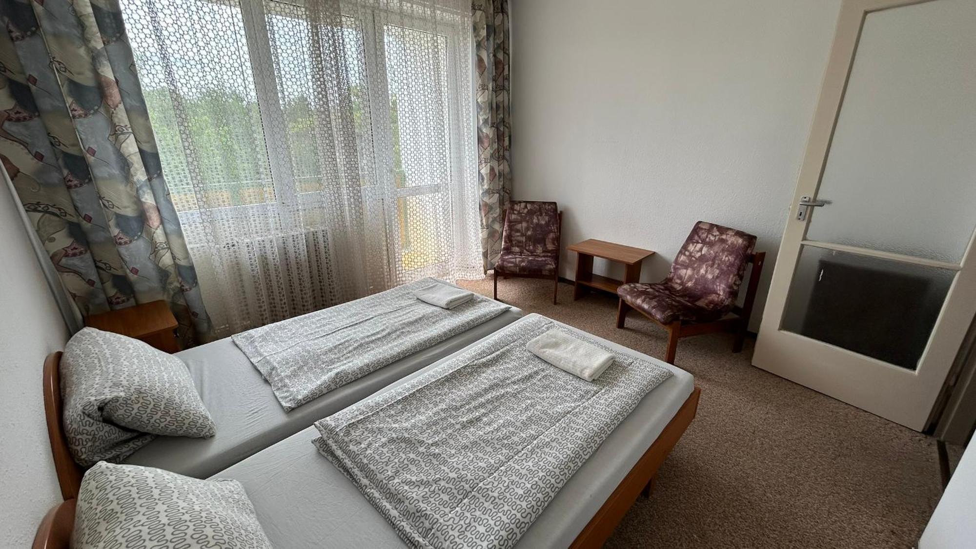 Aranypart Hostel Siófok Eksteriør bilde
